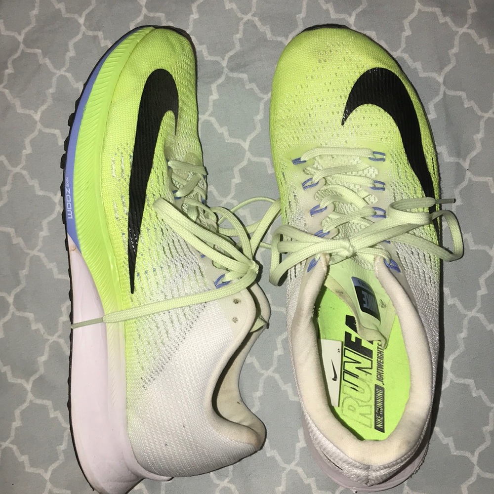 Nike running shoe. Women’s sz8